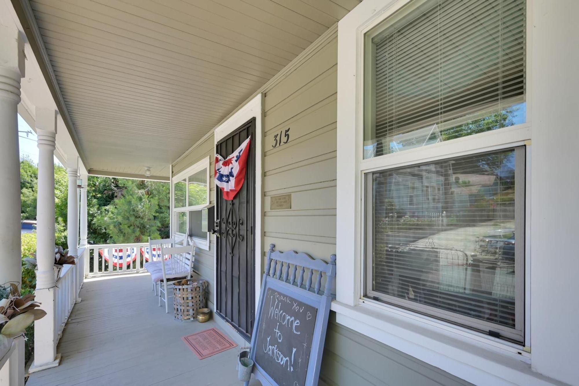 Spacious Downtown Jackson Retreat- Historic Hangout Εξωτερικό φωτογραφία