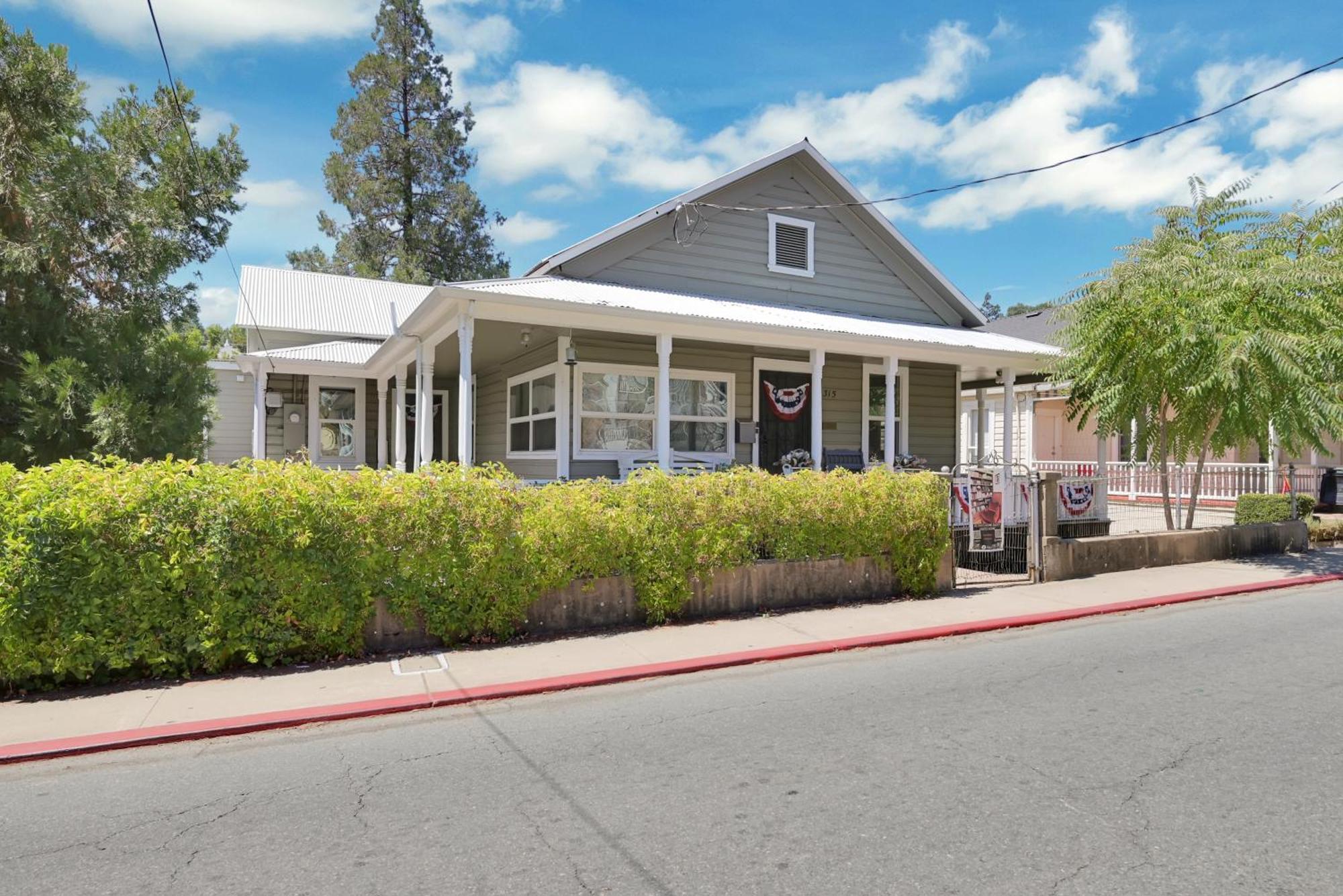 Spacious Downtown Jackson Retreat- Historic Hangout Εξωτερικό φωτογραφία